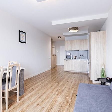 Fajny Apartament Z Parkingiem, Obok Metra. Βαρσοβία Εξωτερικό φωτογραφία