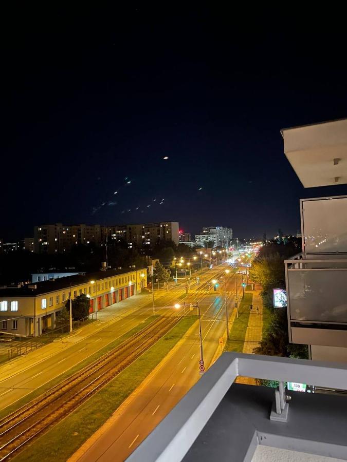 Fajny Apartament Z Parkingiem, Obok Metra. Βαρσοβία Εξωτερικό φωτογραφία