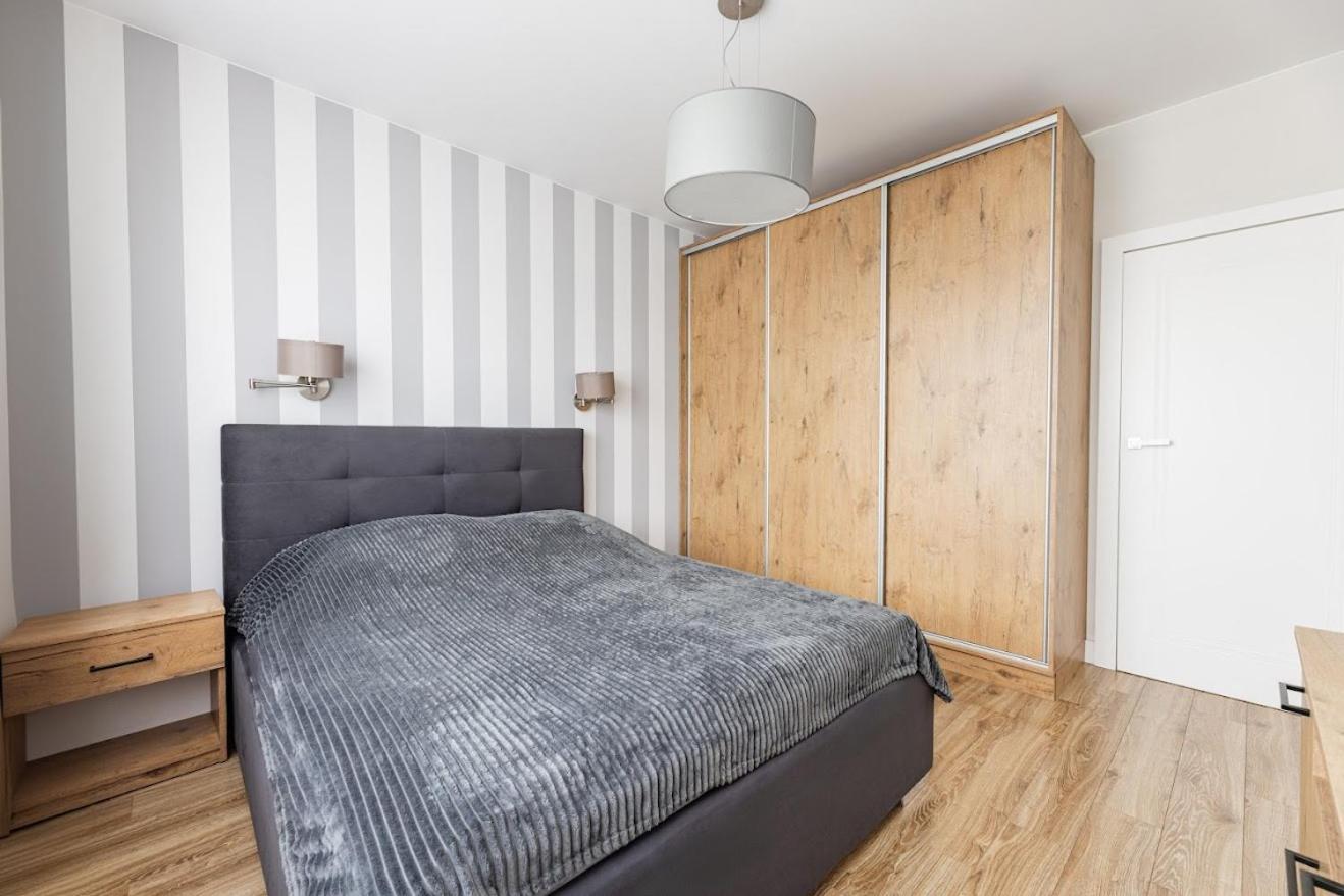Fajny Apartament Z Parkingiem, Obok Metra. Βαρσοβία Εξωτερικό φωτογραφία