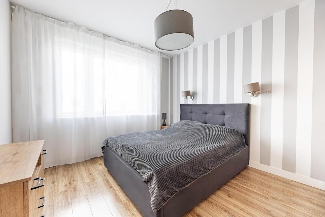 Fajny Apartament Z Parkingiem, Obok Metra. Βαρσοβία Εξωτερικό φωτογραφία